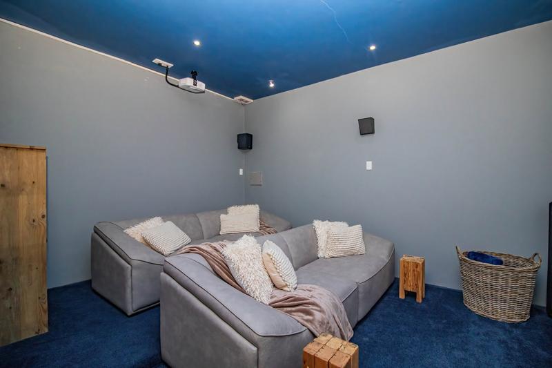 4 Bedroom Property for Sale in Pinnacle Point Golf Estate Western Cape